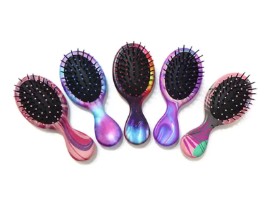 Ano ang Detangling Brush? Bakit, Paano at Aling Uri ang Pipiliin para sa Mas Malusog na Buhok