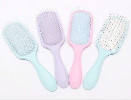 Makakagawa ba ng static na kuryente ang Detangling Hair Brush habang ginagamit?