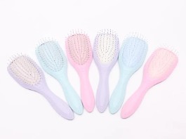 Ilang brush stroke ang kailangan ng Detangling Hair Brush para matanggal ang mga matigas na buhol kumpara sa isang regular na plastic na suklay?